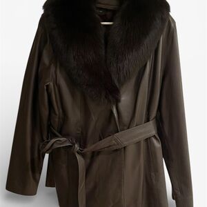 Luxurious dark Brown Leather Jacket with Fur Collar Excellent Condition